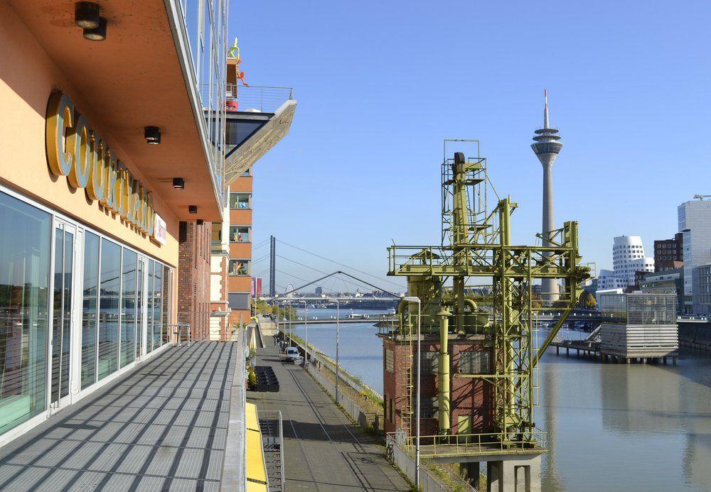 Courtyard By Marriott Duesseldorf Hafen Hotel Exterior photo