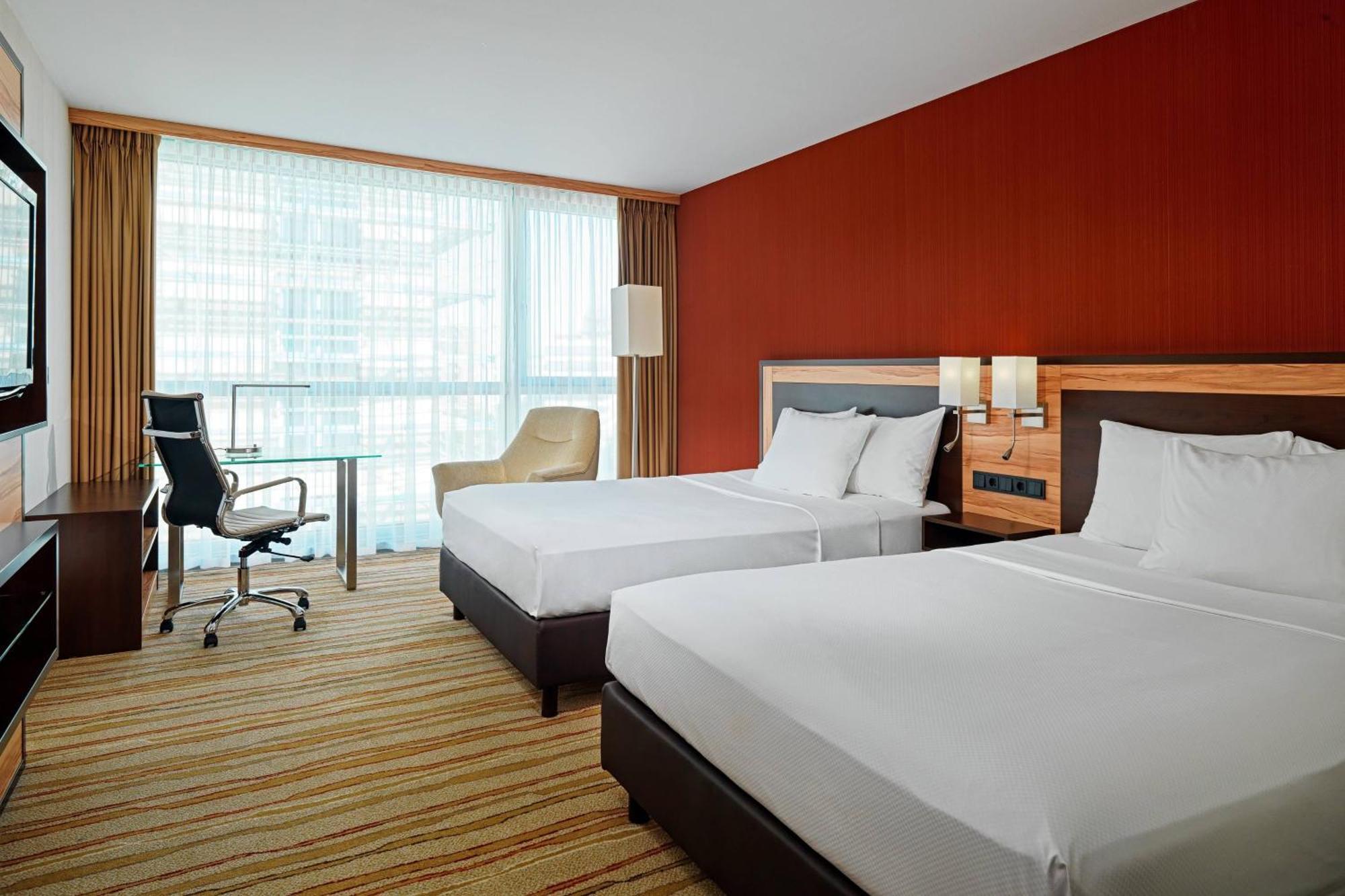 Courtyard By Marriott Duesseldorf Hafen Hotel Exterior photo