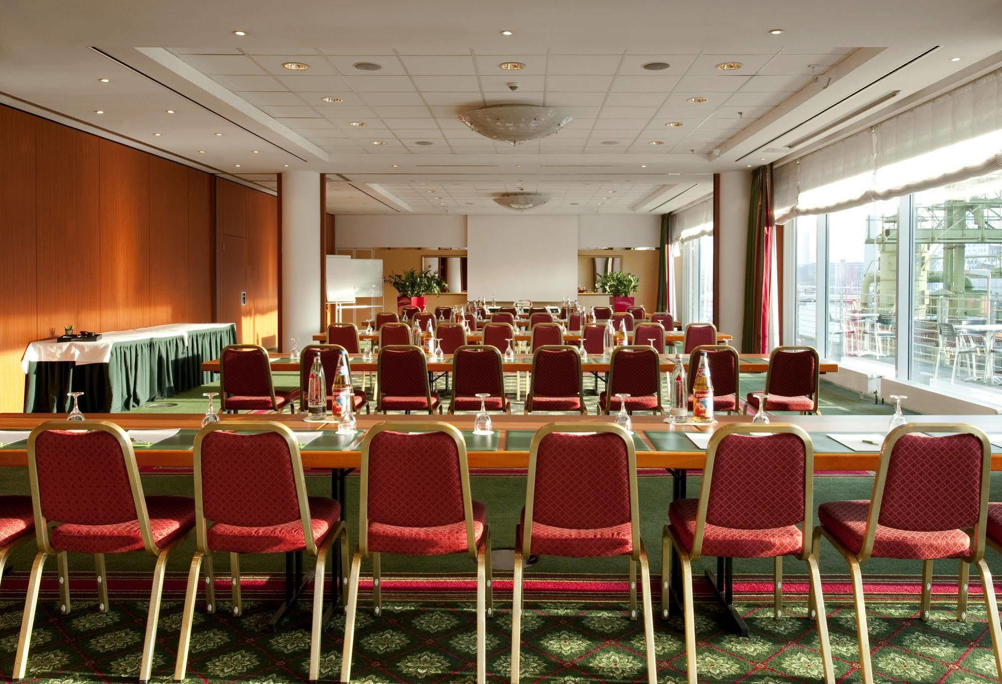 Courtyard By Marriott Duesseldorf Hafen Hotel Exterior photo